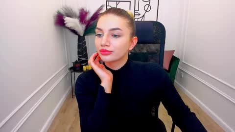 Snapshot of selenaemoore chatting on 11.06.25 selenaemoore online show from 11.06.25