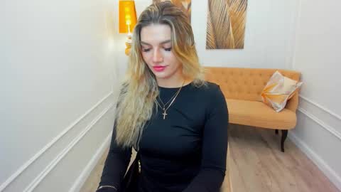 selenaemoore online show from 02.04.26