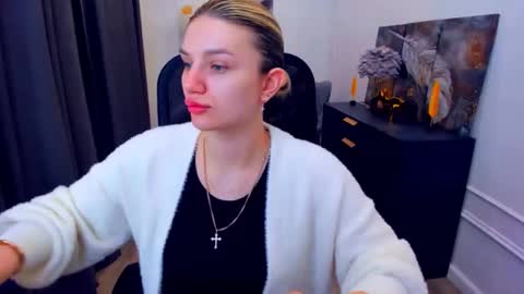 selenaemoore online show from 05.12.26