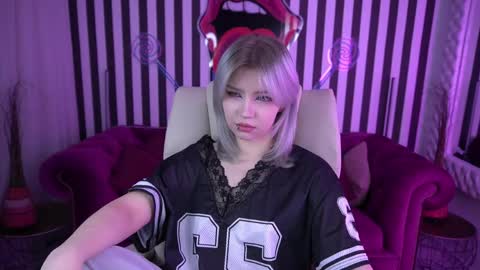 selenairis online show from 04.29.26