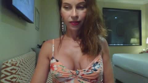Snapshot of selenarase chatting on 06.21.26 selenarase online show from 06.21.26