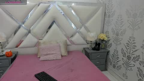 Selena reyess online show from 10.23.25