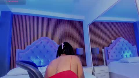 selenastonne online show from 10.04.25