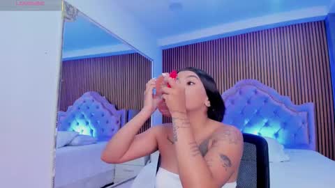 selenastonne online show from 10.19.25