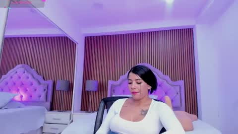 selenastonne online show from 11.08.25