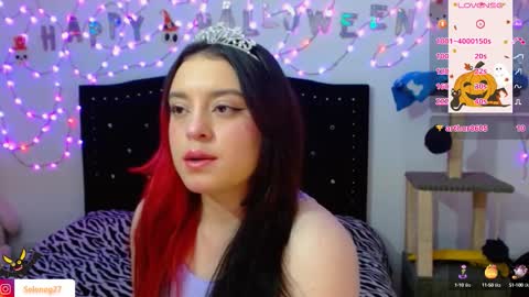 Selene G  online show from 10.17.25