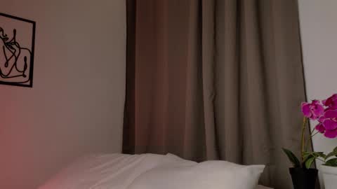 Snapshot of selenenova chatting on 02.26.26 Selene Nova online show from 02.26.26