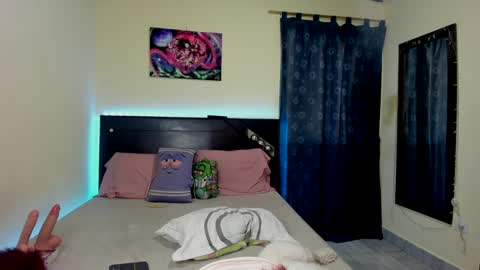 Snapshot of selenestark chatting on 01.29.25 Sele online show from 01.29.25
