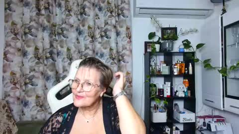 Snapshot of selenna57 chatting on 12.18.24 Selenna online show from 12.18.24