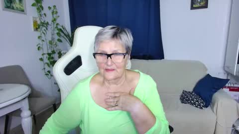 Snapshot of selenna57 chatting on 02.11.26 Selenna online show from 02.11.26