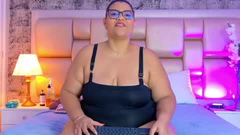 Selenna Cooper online show from 04.19.26