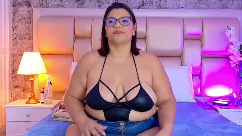 Selenna Cooper online show from 05.17.26
