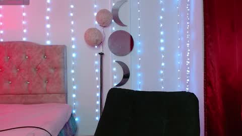 Snapshot of selikayle chatting on 02.22.25 Selen online show from 02.22.25