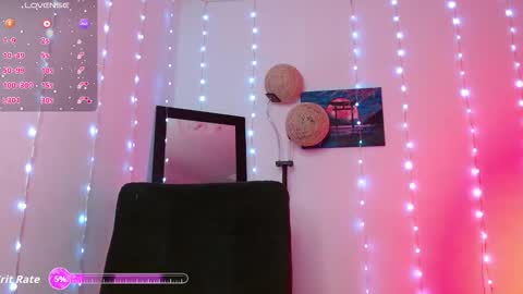 Snapshot of selikayle chatting on 11.28.25 Selen online show from 11.28.25