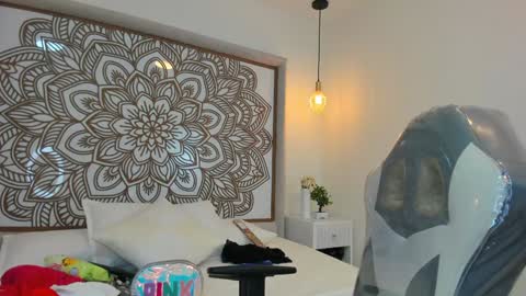 Snapshot of selket_ chatting on 01.07.25 Selket online show from 01.07.25