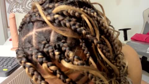 Snapshot of selket_ chatting on 02.03.25 Selket online show from 02.03.25