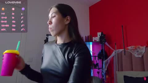 Nicole online show from 10.17.25