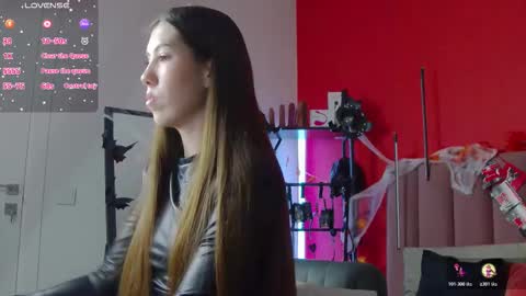 Nicole online show from 10.20.25