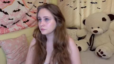 Snapshot of sellyahouston chatting on 11.13.25 Sellya online show from 11.13.25