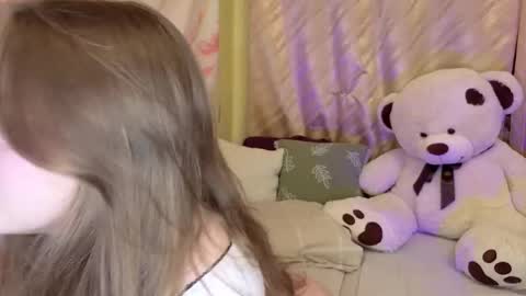 Snapshot of sellyahouston chatting on 11.30.25 Sellya online show from 11.30.25