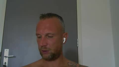 Snapshot of sence08 chatting on 09.19.25 sence08 online show from 09.19.25