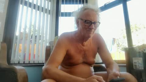 Snapshot of seniorfuntime1556 chatting on 06.24.26 Summiteer online show from 06.24.26