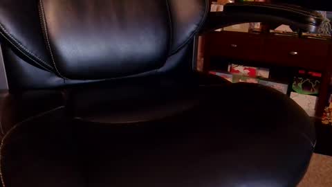 Snapshot of senorgrower chatting on 10.01.25 Mr. Watch Me Grow online show from 10.01.25