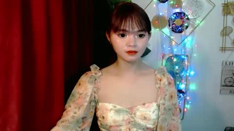 Snapshot of sensational_yeng chatting on 12.22.25 sensational_yeng online show from 12.22.25