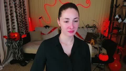 sensitiveheartt online show from 10.29.25