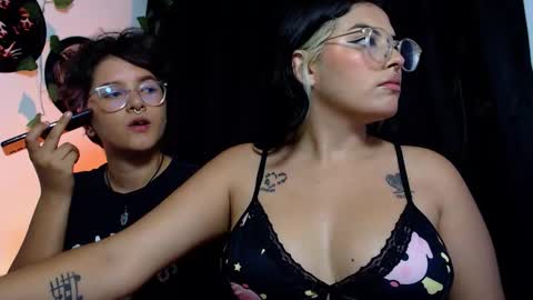 Snapshot of sensual_flame chatting on 11.11.25 Camille and sophie online show from 11.11.25