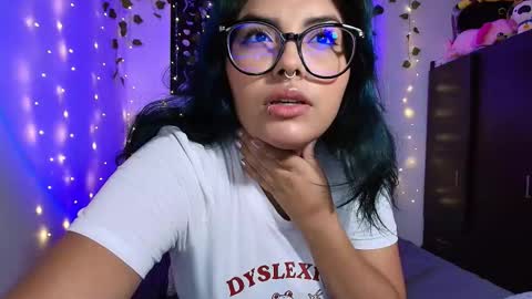 Snapshot of sensual_flame chatting on 03.29.26 Camille and sophie online show from 03.29.26