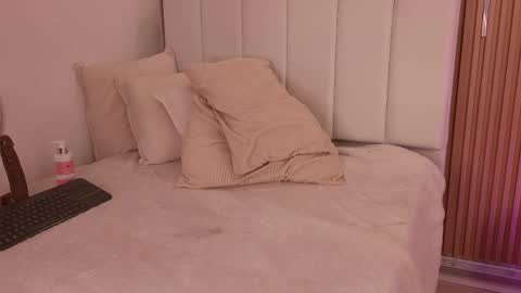Sensual Kim77 online show from 04.25.26