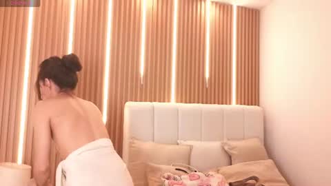 Snapshot of sensual_kim77 chatting on 06.23.26 Sensual Kim77 online show from 06.23.26
