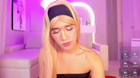 Snapshot of sensual_shanel chatting on 06.19.26 sensual_shanel online show from 06.19.26