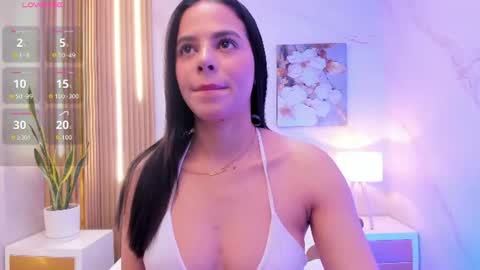 Snapshot of sensual_sophie_ chatting on 07.31.26 Sophie online show from 07.31.26