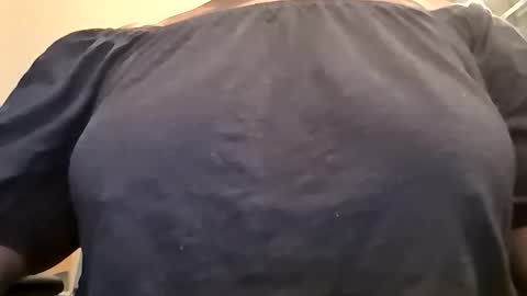 Snapshot of sensualatease chatting on 10.13.25 SensualATease online show from 10.13.25