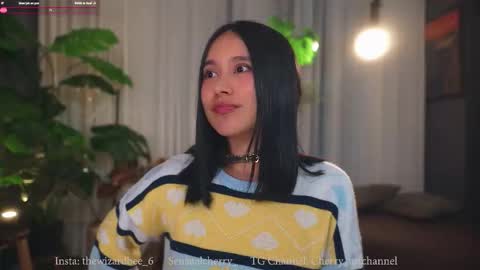 Snapshot of sensualcherry_ chatting on 11.15.25 Maria- OF sensual bee online show from 11.15.25