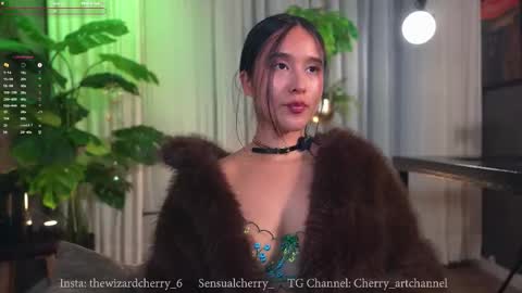 Snapshot of sensualcherry_ chatting on 11.27.25 Maria- OF sensual bee online show from 11.27.25