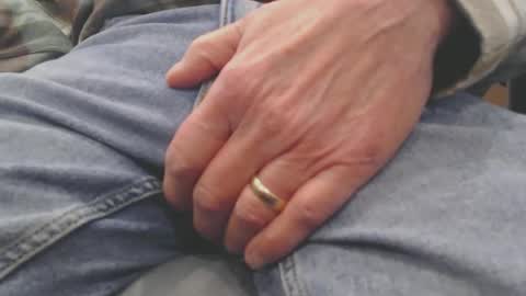 Snapshot of sensualgent69 chatting on 01.16.25 sensual online show from 01.16.25