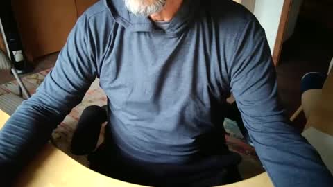 Snapshot of sensualgentlem chatting on 10.02.25 Sensually Yours online show from 10.02.25