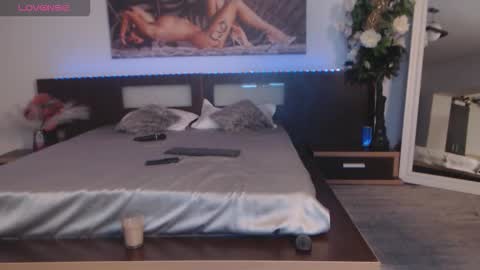 Hallie online show from 11.27.25