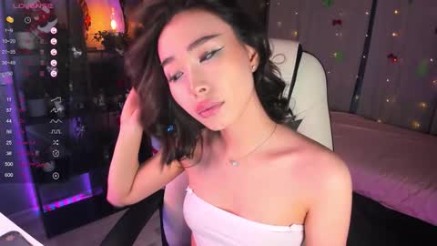 Snapshot of sensualily chatting on 01.10.26 Kiki online show from 01.10.26