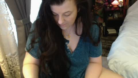 Snapshot of sentfrmheaven chatting on 02.05.25 Tara online show from 02.05.25