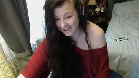 Snapshot of sentfrmheaven chatting on 11.28.25 Tara online show from 11.28.25