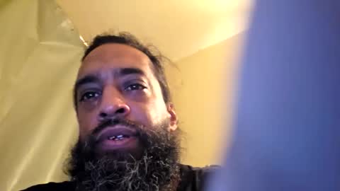 Snapshot of serani02 chatting on 12.23.25 Serani online show from 12.23.25