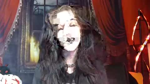 Snapshot of seraphinmunster chatting on 12.21.24 Seraphin Munster online show from 12.21.24