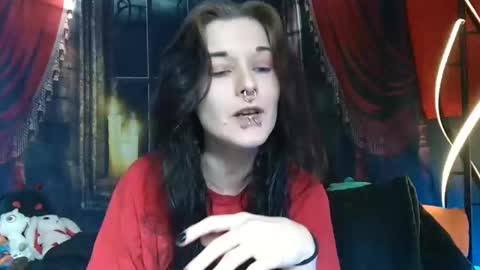 Snapshot of seraphinmunster chatting on 12.26.24 Seraphin Munster online show from 12.26.24