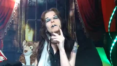 Snapshot of seraphinmunster chatting on 01.29.25 Seraphin Munster online show from 01.29.25