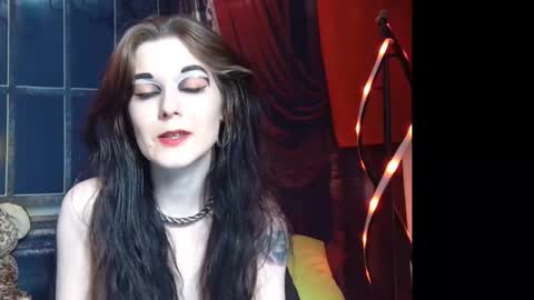 Snapshot of seraphinmunster chatting on 02.05.25 Seraphin Munster online show from 02.05.25