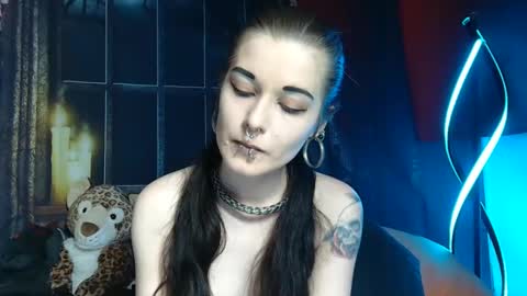 Snapshot of seraphinmunster chatting on 03.09.25 Seraphin Munster online show from 03.09.25